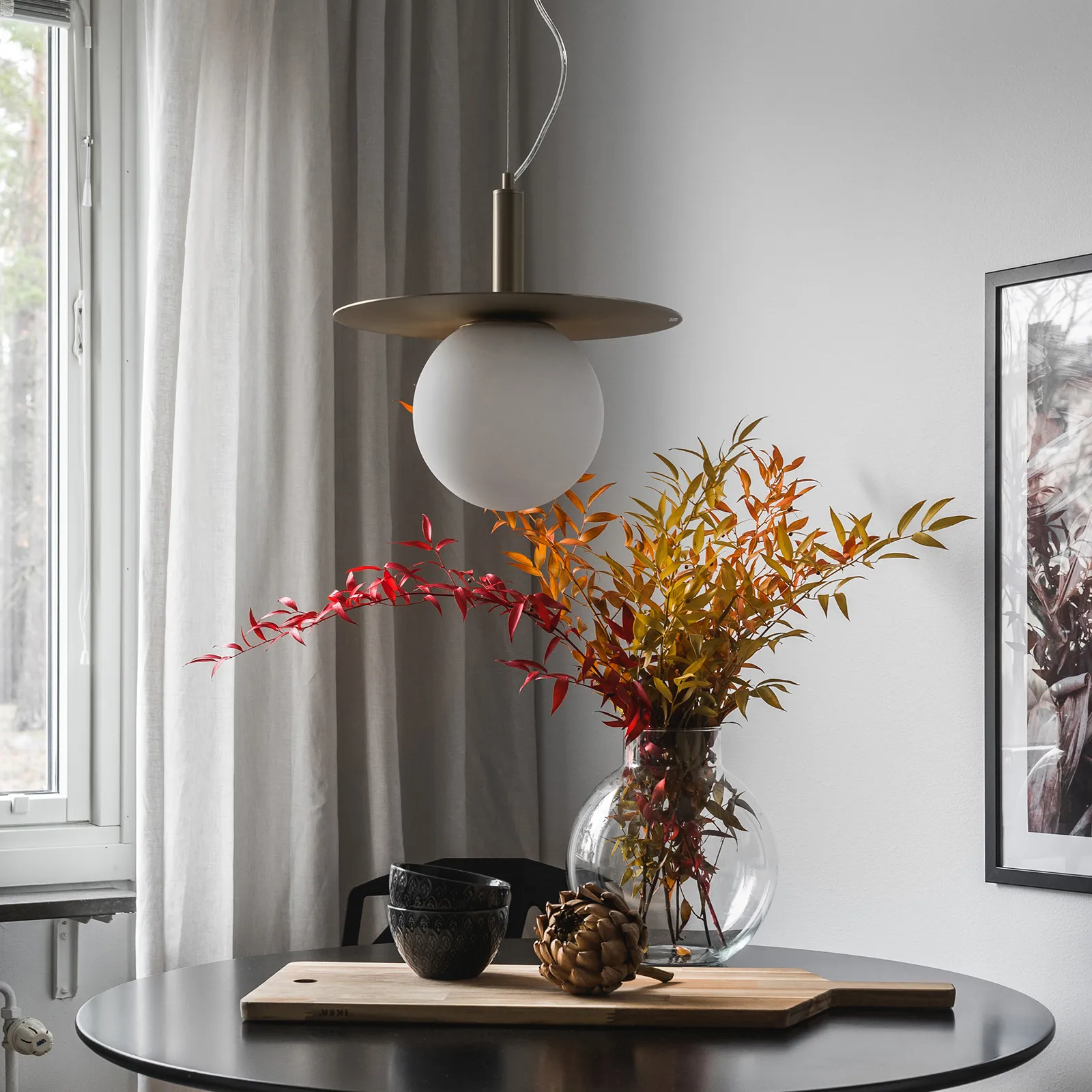 Art Deco loftslampe, Messing/Opalglas Globen Lighting