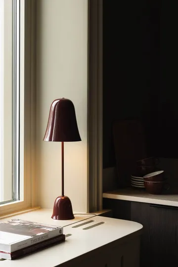 Blåklockan bordlampe - Winröd (rød), Ø16xH50 cm - Globen Lighting