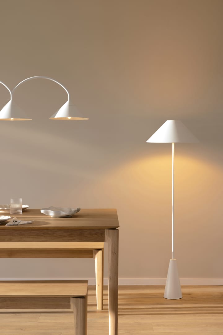 Cannes gulvlampe 140 cm, Hvid Globen Lighting
