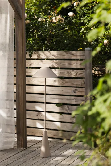 Cannes gulvlampe portabel - Mud - Globen Lighting