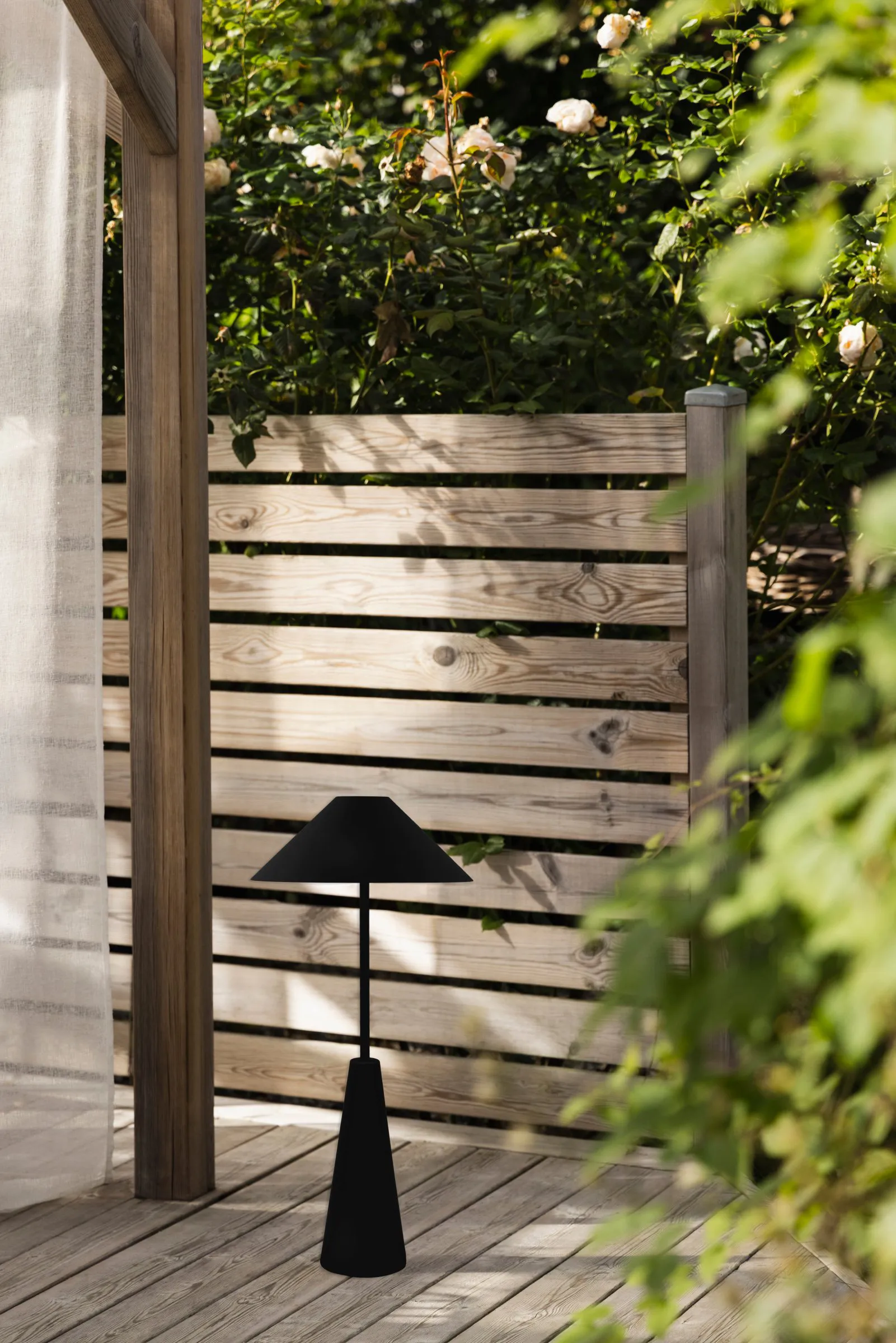 Cannes gulvlampe portabel, Sort Globen Lighting