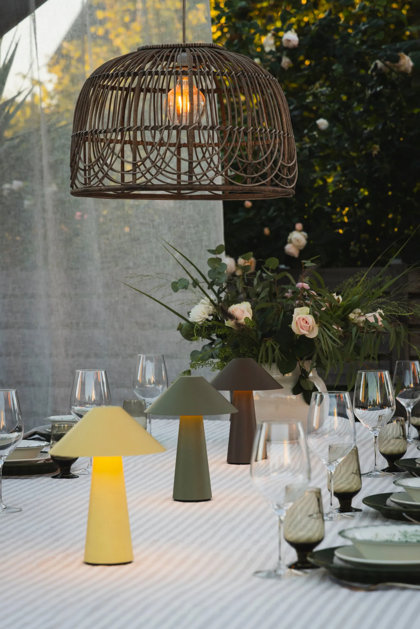 Cannes portabel bordlampe, Havregul Globen Lighting