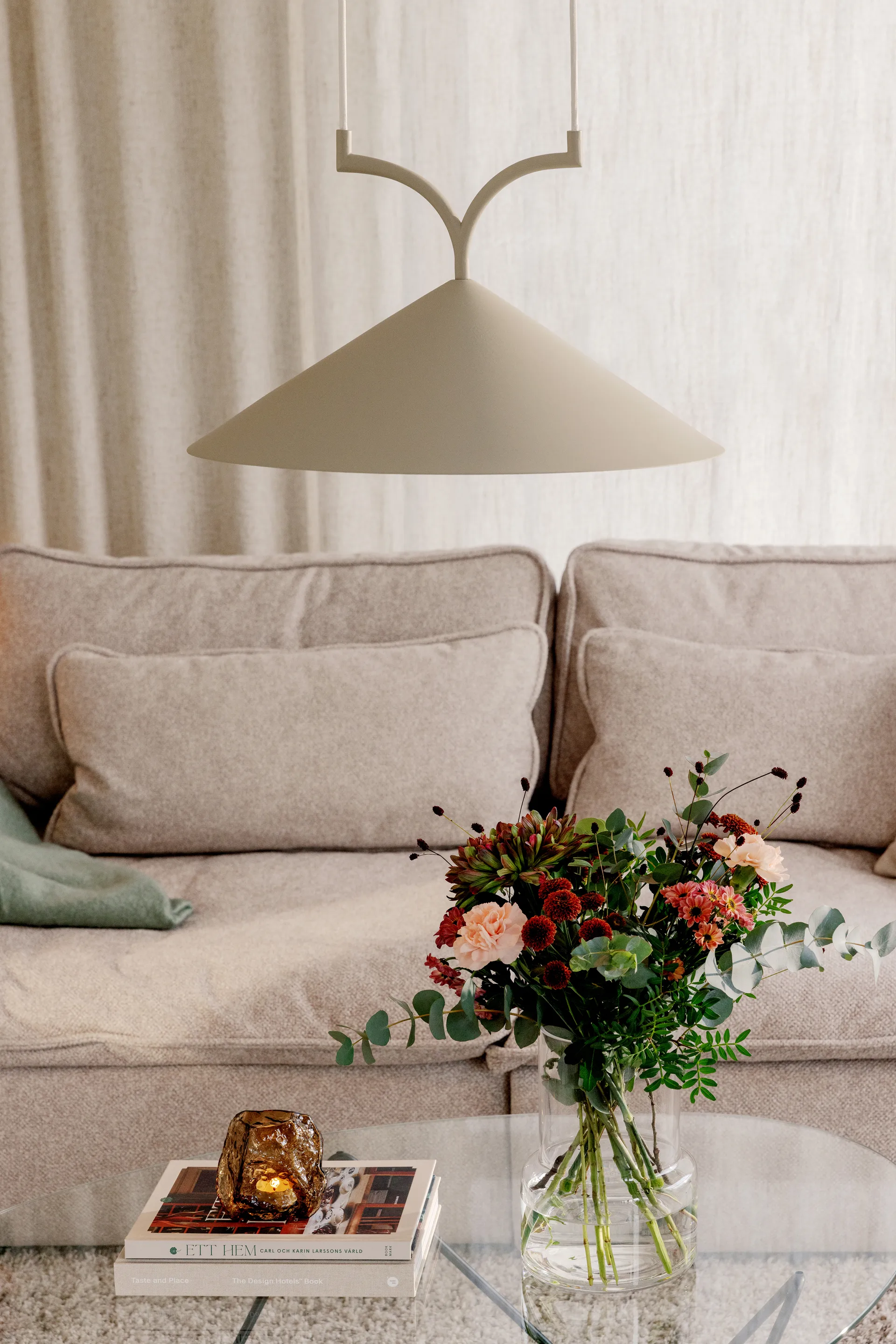 Curve pendel 50, Beige Globen Lighting