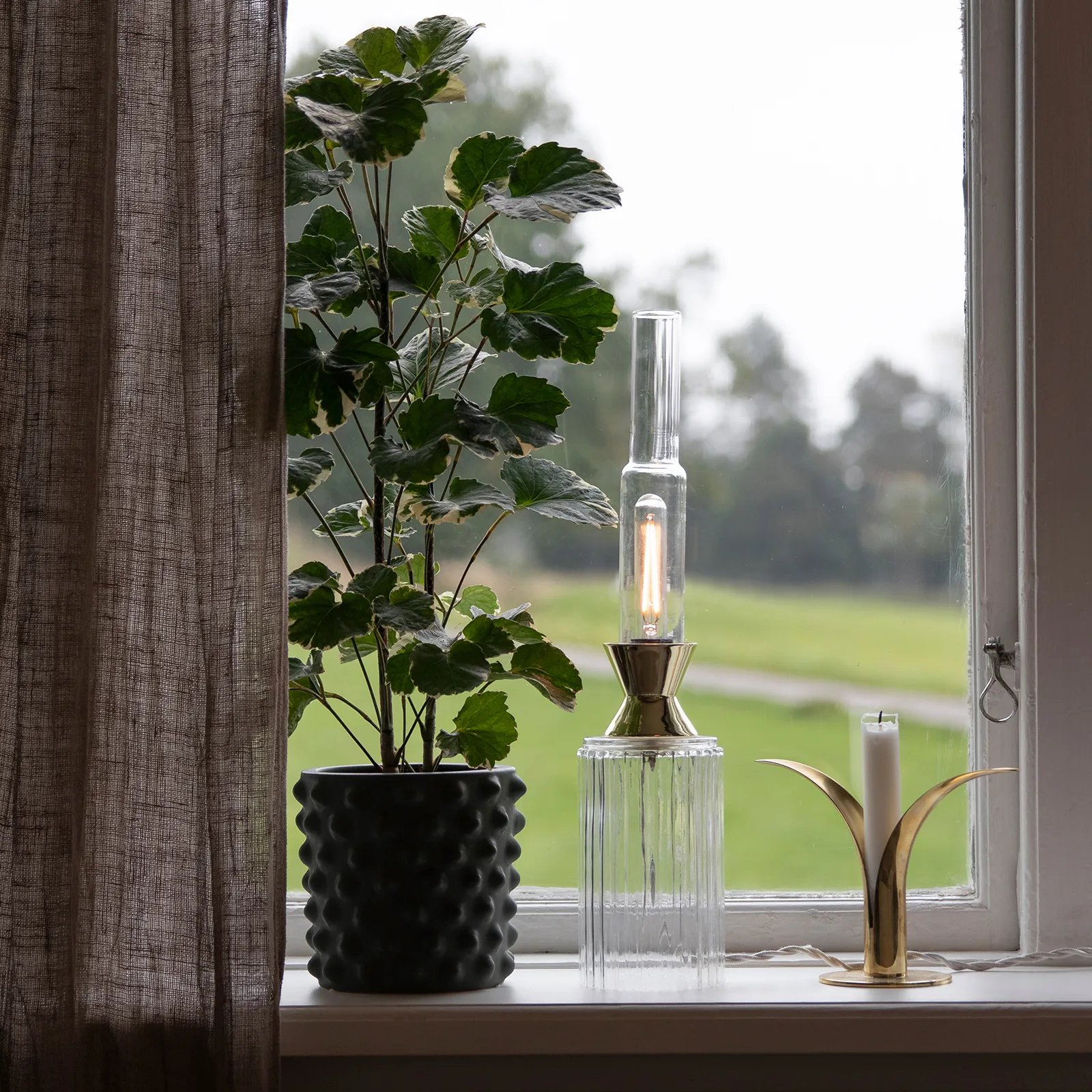 Ester bordlampe, Klar/Messing Globen Lighting