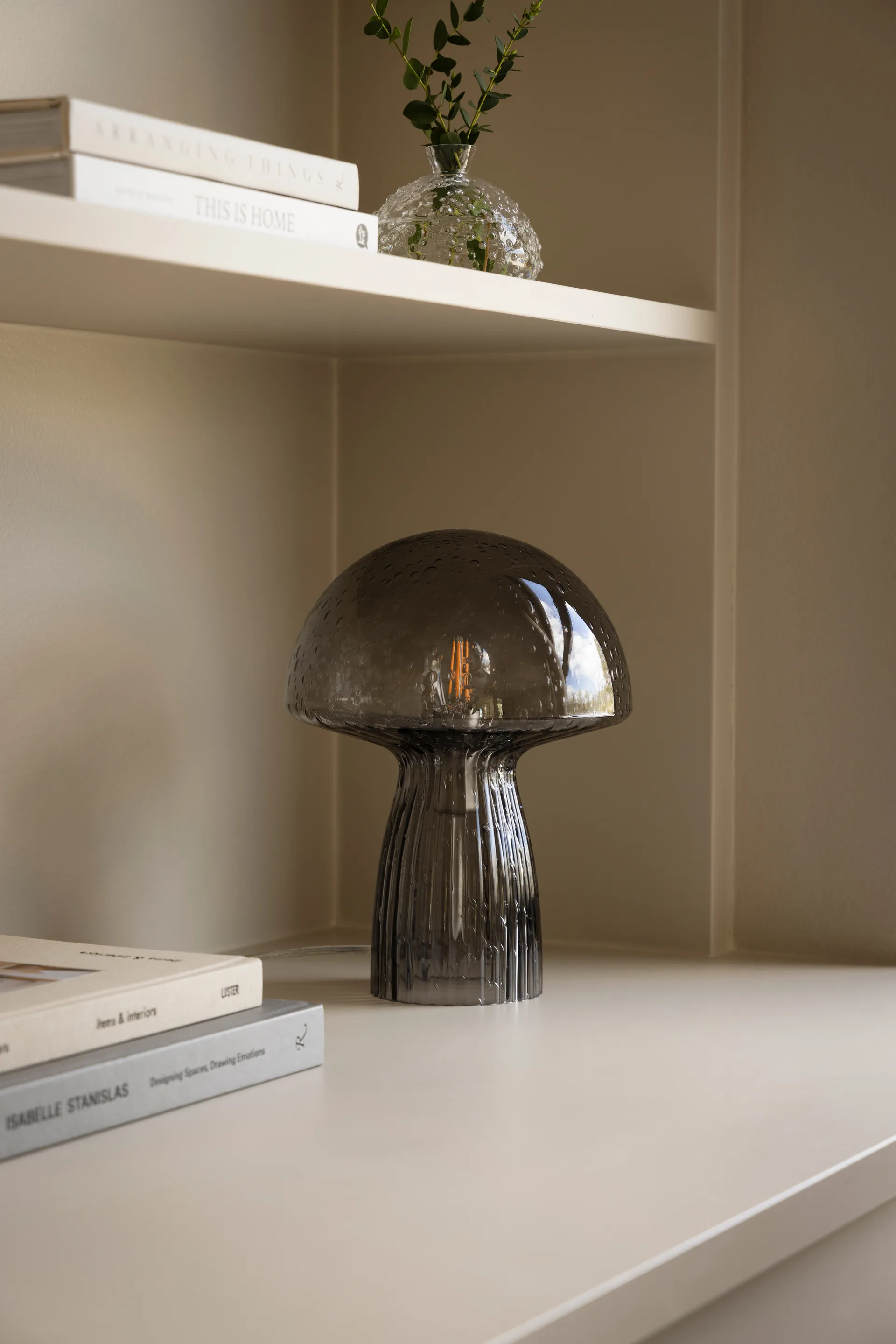 Fungo bordlampe Special Edition Røg, Ø22 cm, H:30 cm Globen Lighting