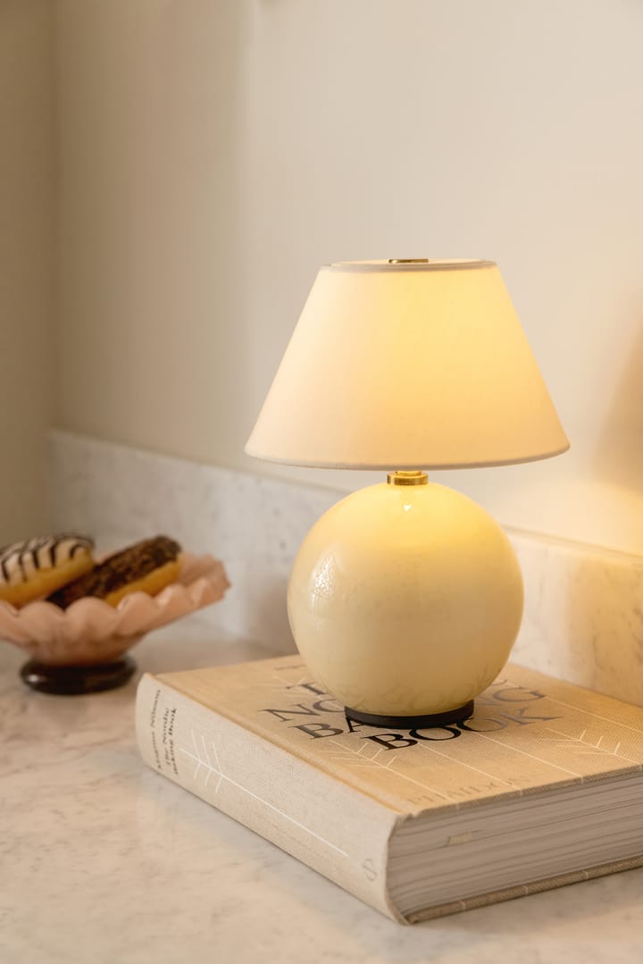 Iris 16 portabel bordlampe, Creme Globen Lighting