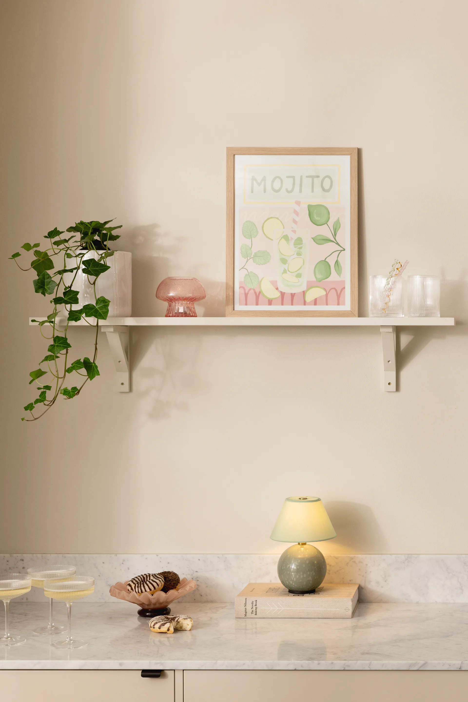 Iris 16 portabel bordlampe, Grøn Globen Lighting