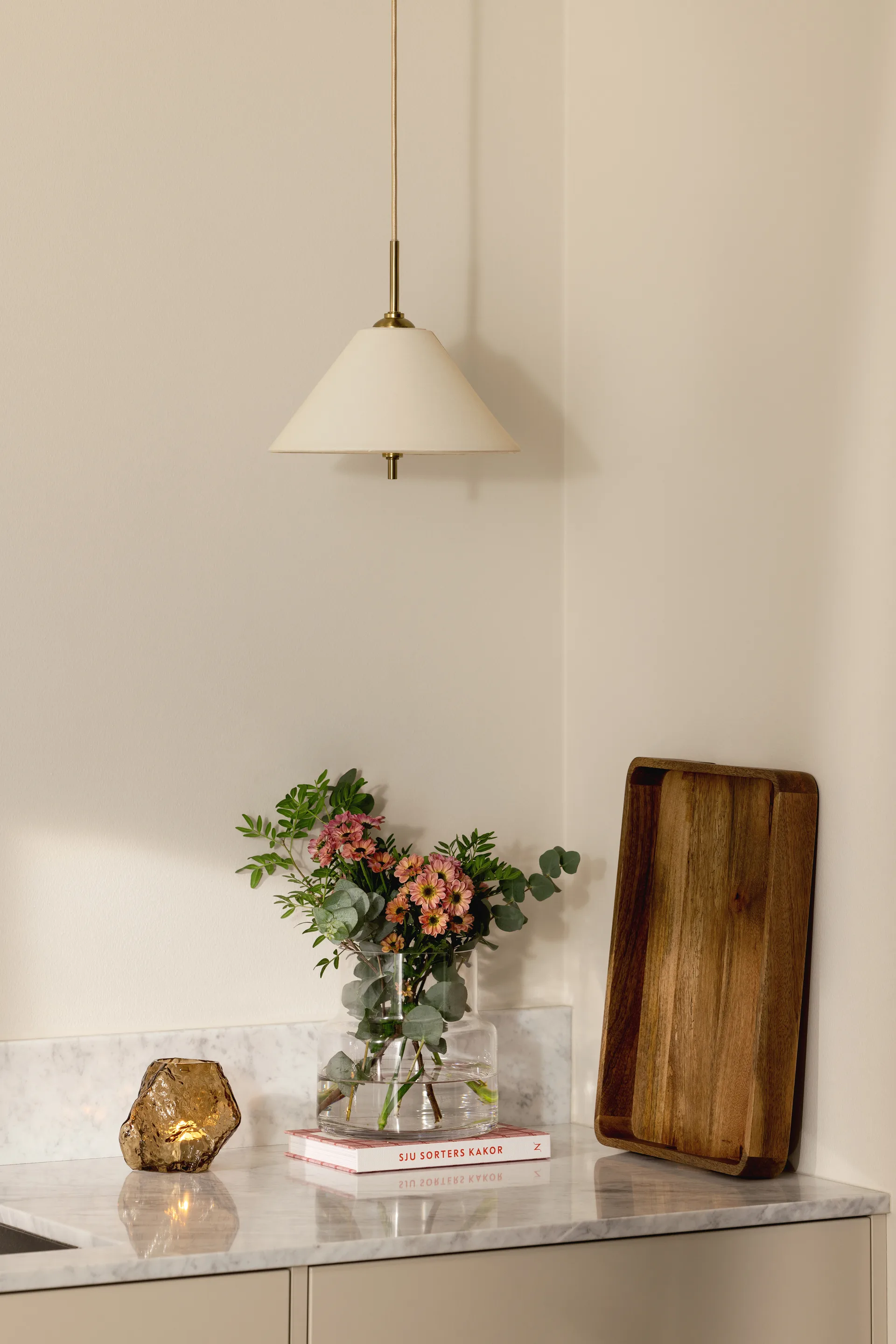 Iris pendel 25, Creme Globen Lighting