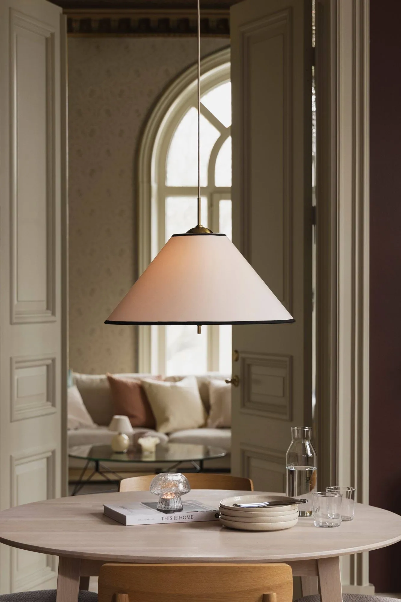 Iris pendel 50, Creme-noir (hvid-guldfarvet) Globen Lighting