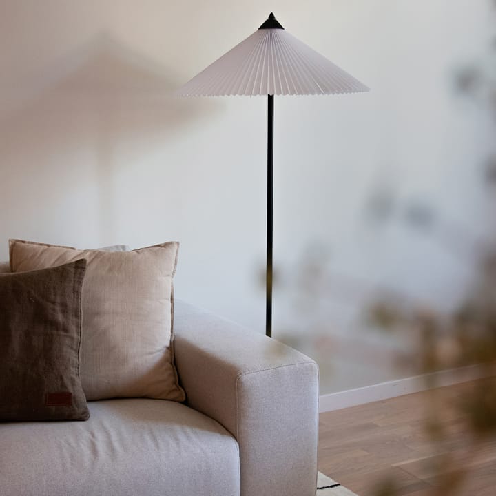 Matisse gulvlampe 150 cm, Sort/Hvid Globen Lighting