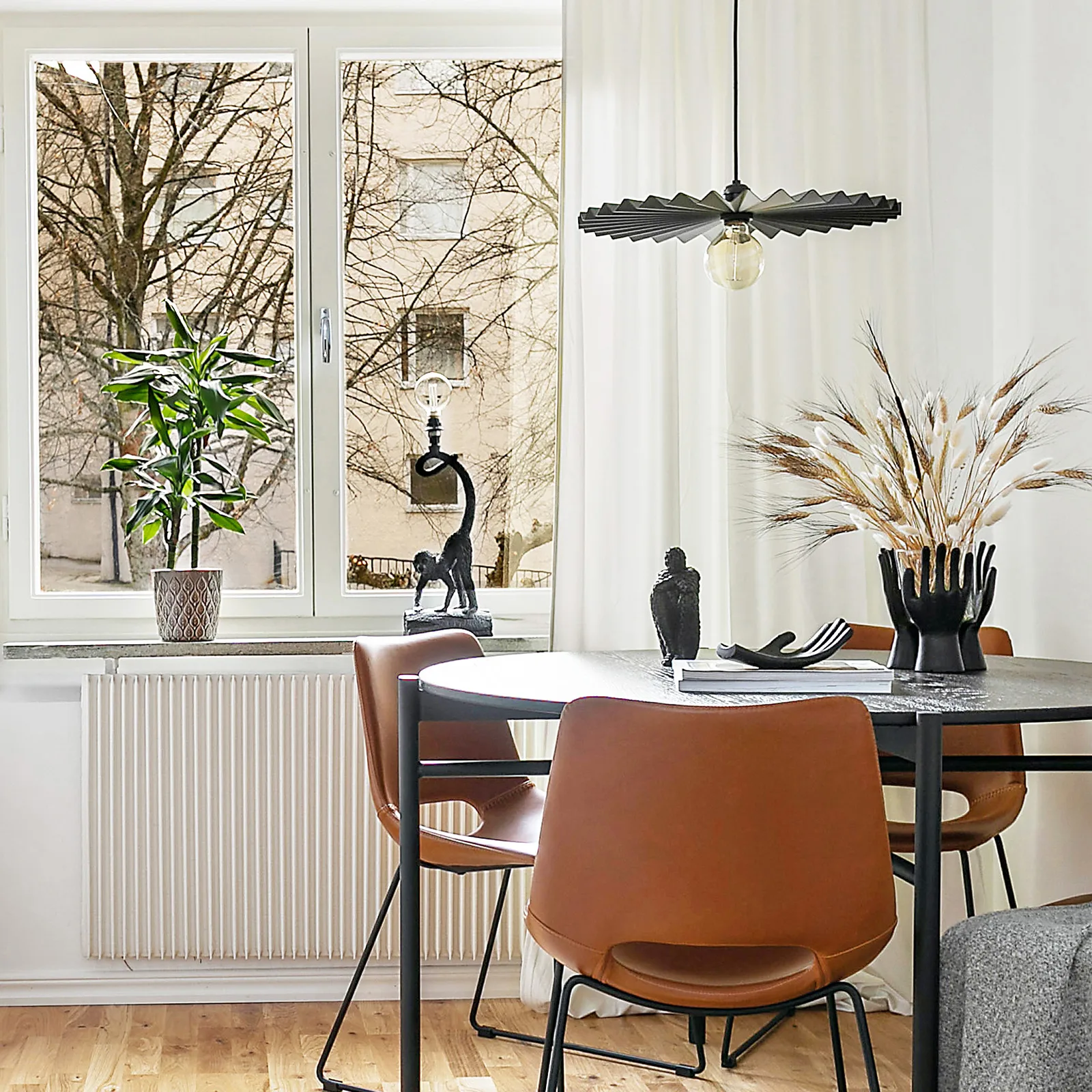 Omega pendel 50 cm, Sort Globen Lighting