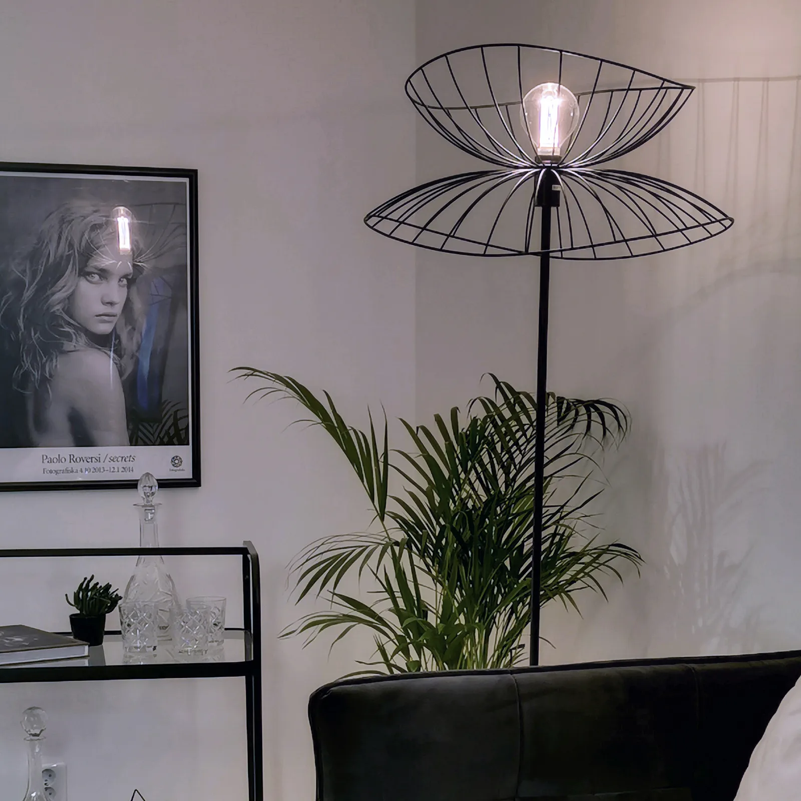 Ray gulvlampe, mat sort Globen Lighting