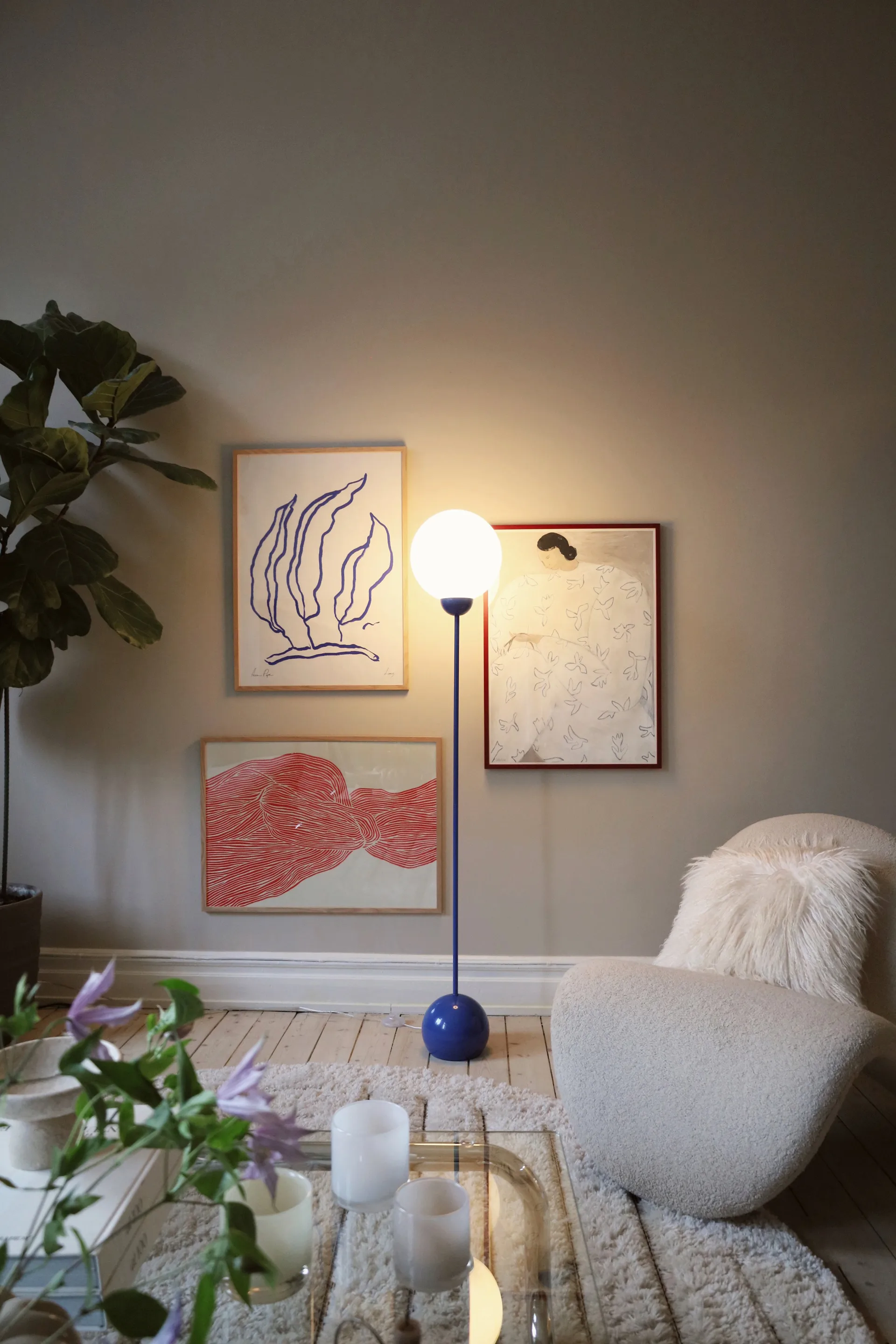 Ripley gulvlampe, Blå Globen Lighting