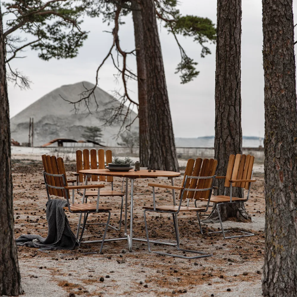 9A spisebord, Teak-varmforzinket stativ Ø100 cm Grythyttan Stålmöbler