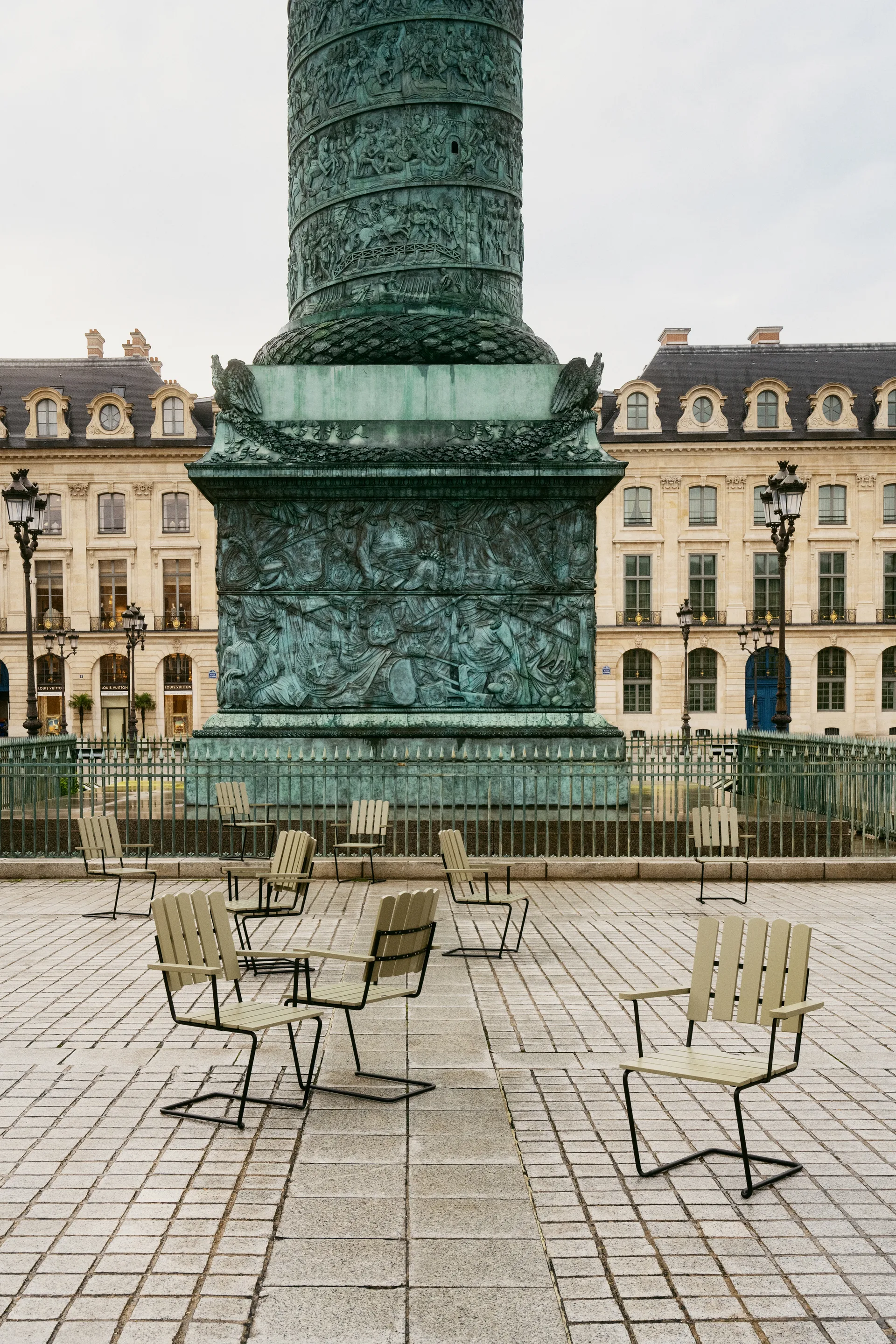 A2 lænestol, Lysegrøn eg-sort Grythyttan Stålmöbler