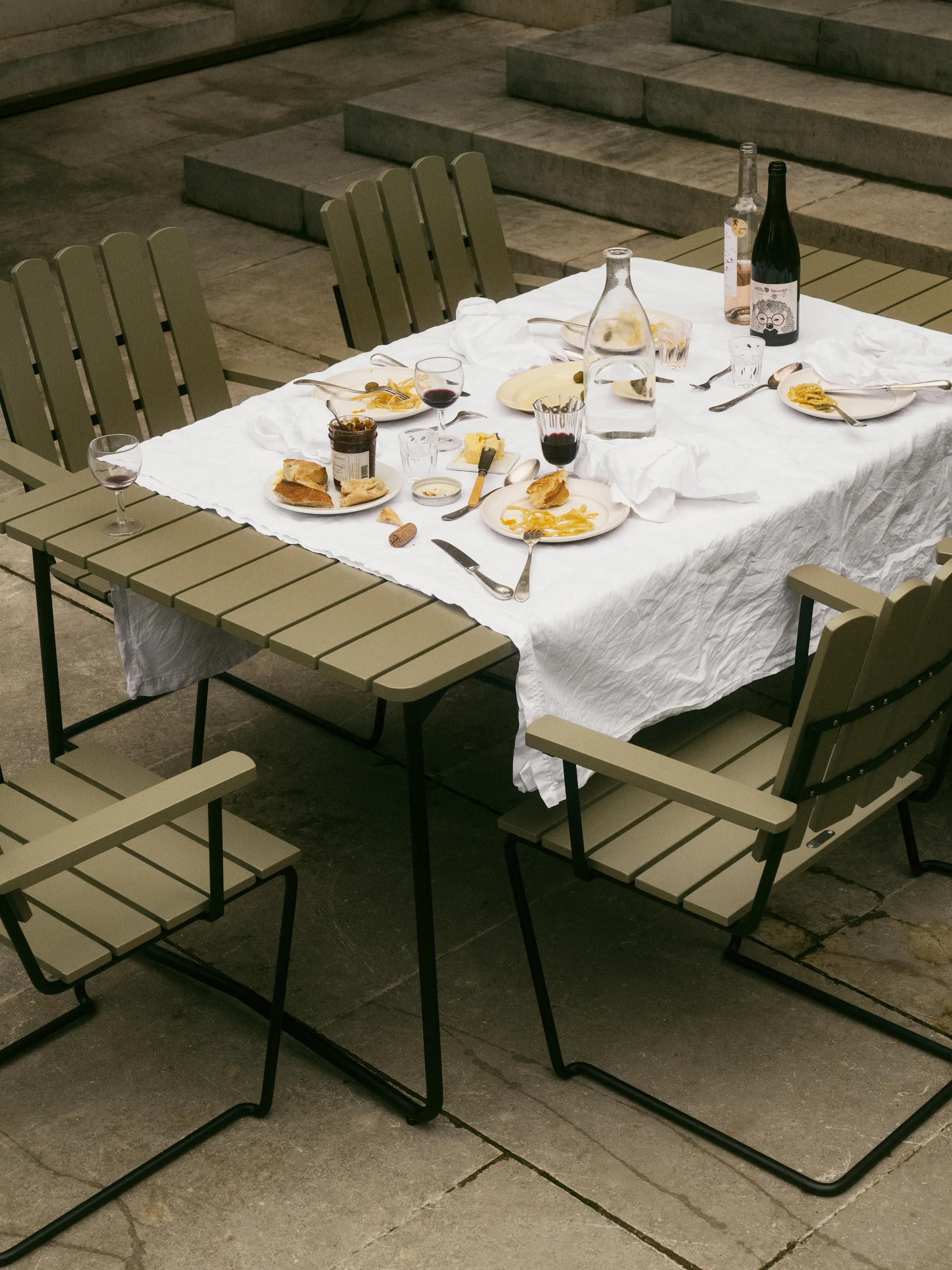 A2 lænestol, Lysegrøn eg-sort Grythyttan Stålmöbler