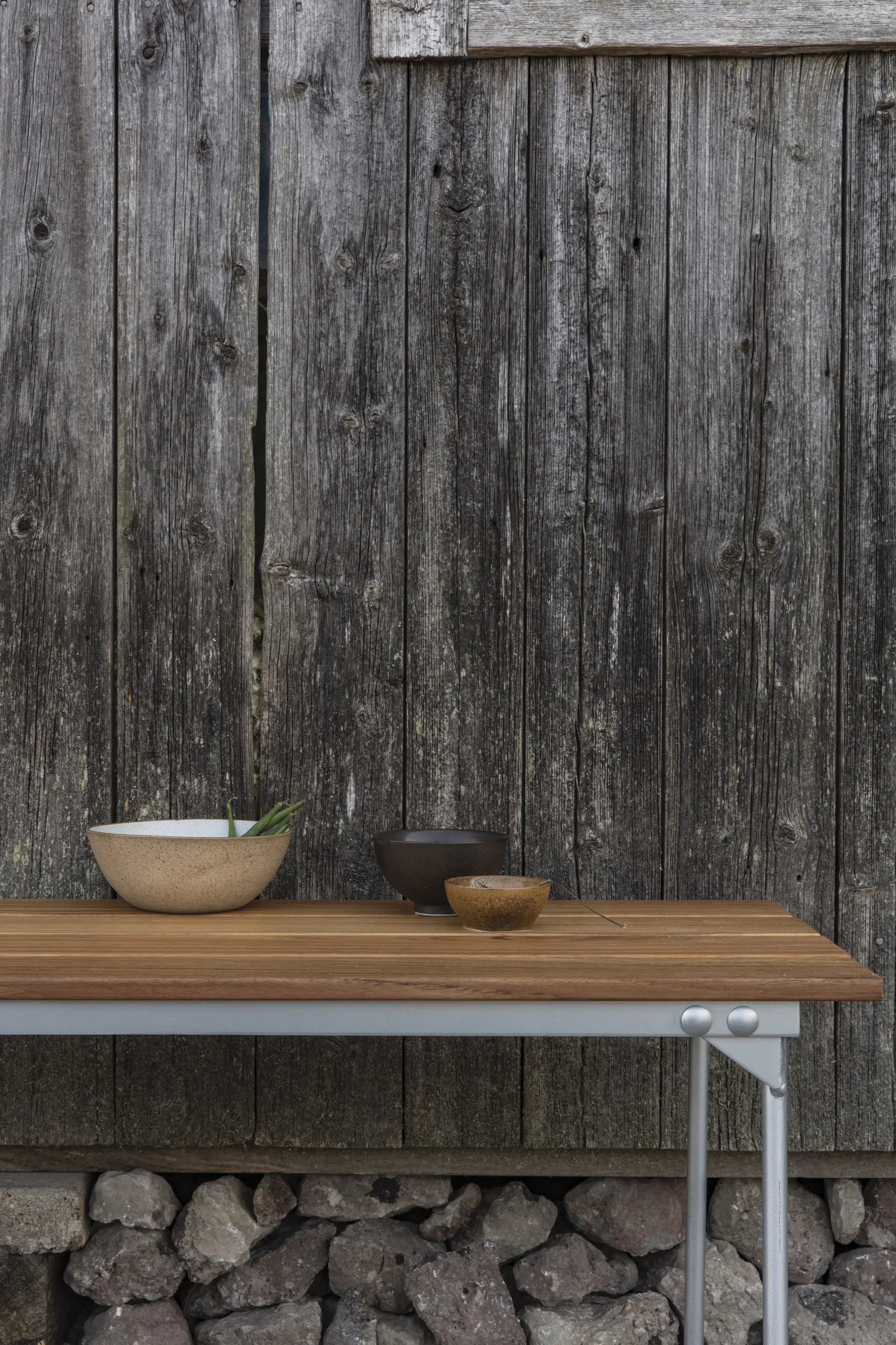 Bänk 9 bænk, Teak-170 cm-varmforzinket Grythyttan Stålmöbler