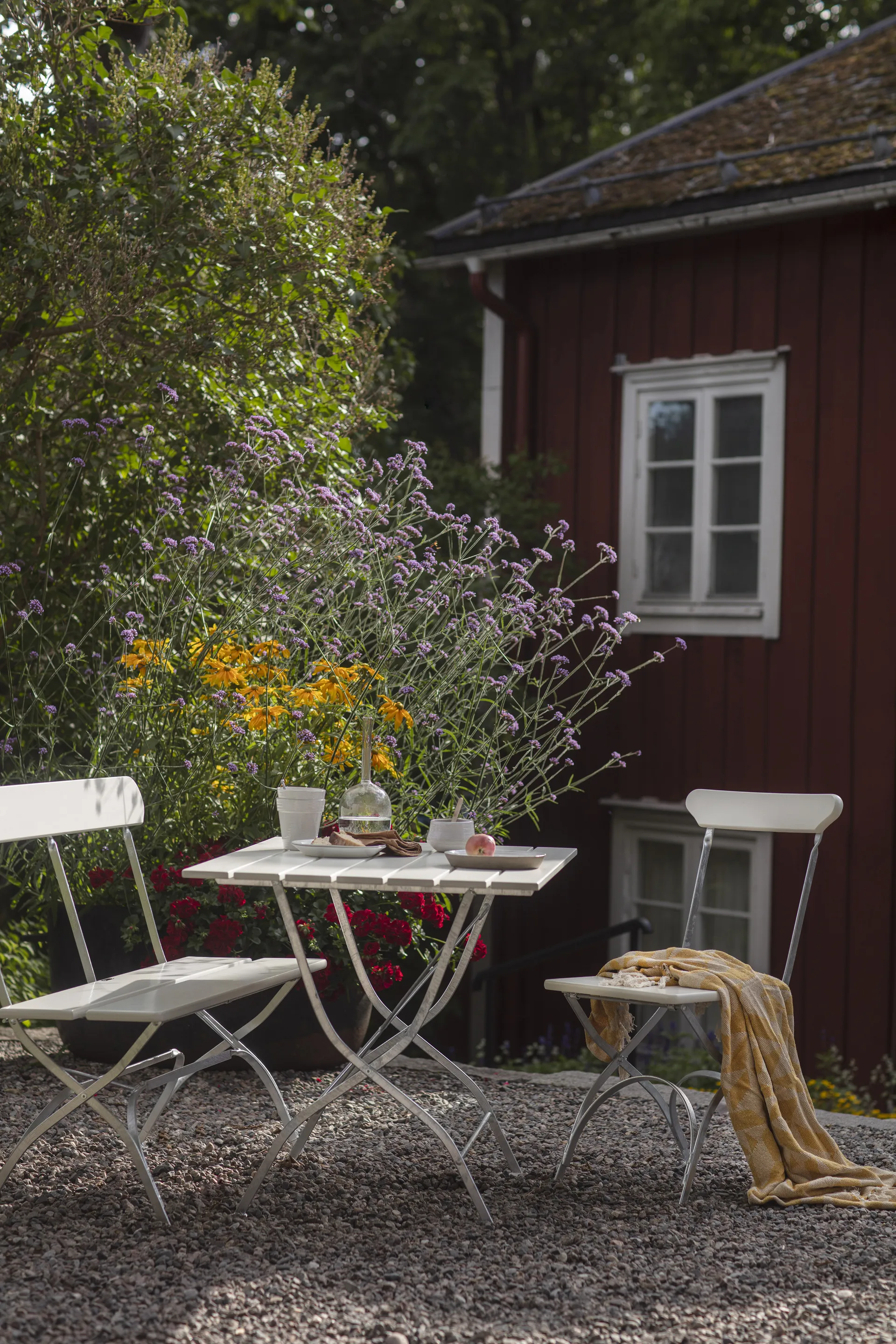 Bryggeri bord, Hvid lak eg-varmforzinket Grythyttan Stålmöbler