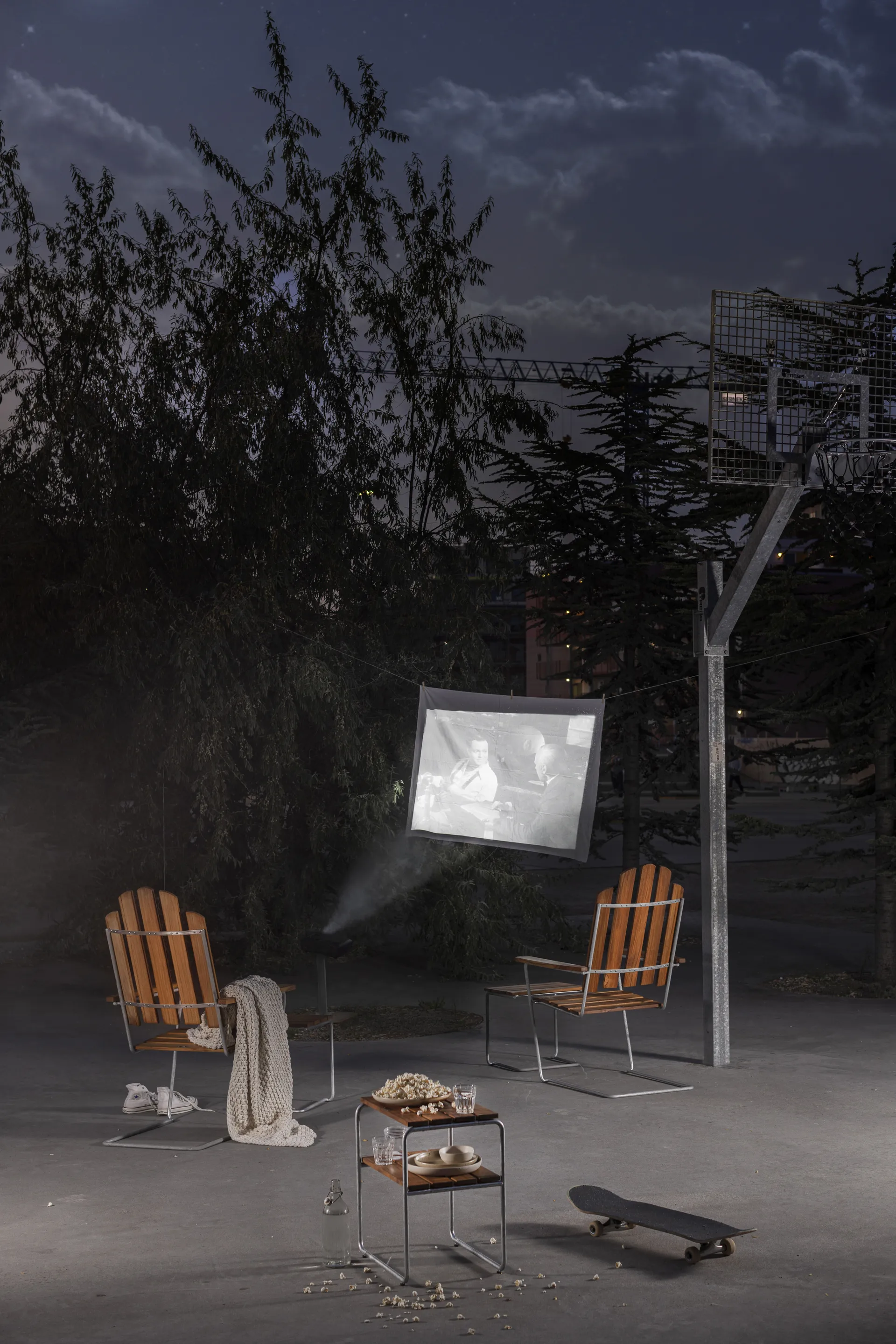 Grythyttan sidebord, Teak-varmforzinket stativ Grythyttan Stålmöbler