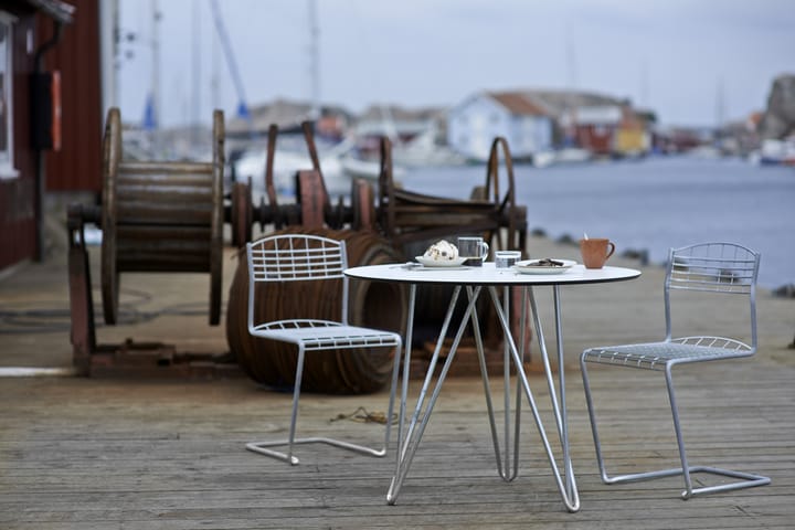 High Tech bord, ø90 cm, Hvid-varmforzinket stativ Grythyttan Stålmöbler