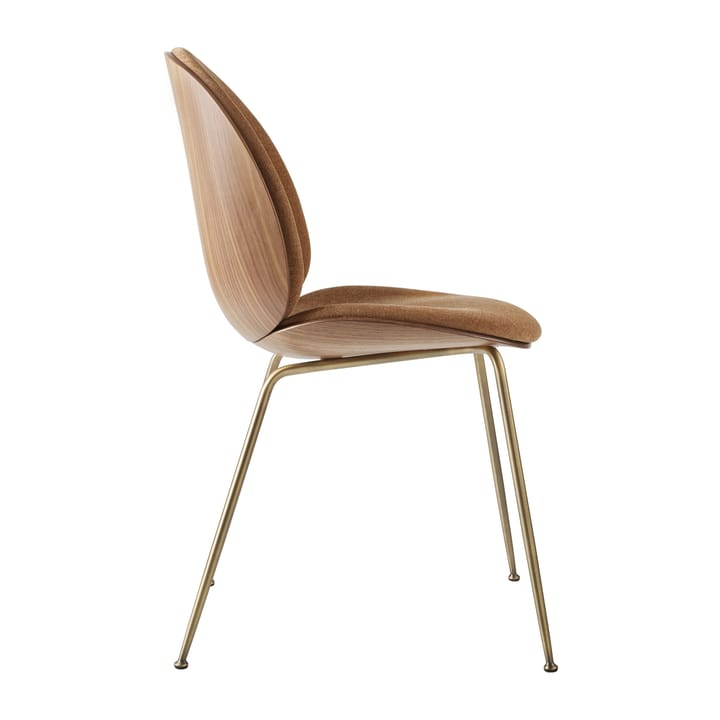 Beetle betrukket stol valnød, Antik messing/Belsuede 132 GUBI