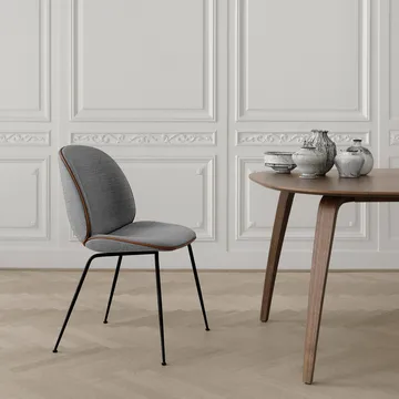 Beetle dining chair fully upholstered conic base - stof Velluto Cotone 970 mørkeblå, sort stålstel - GUBI