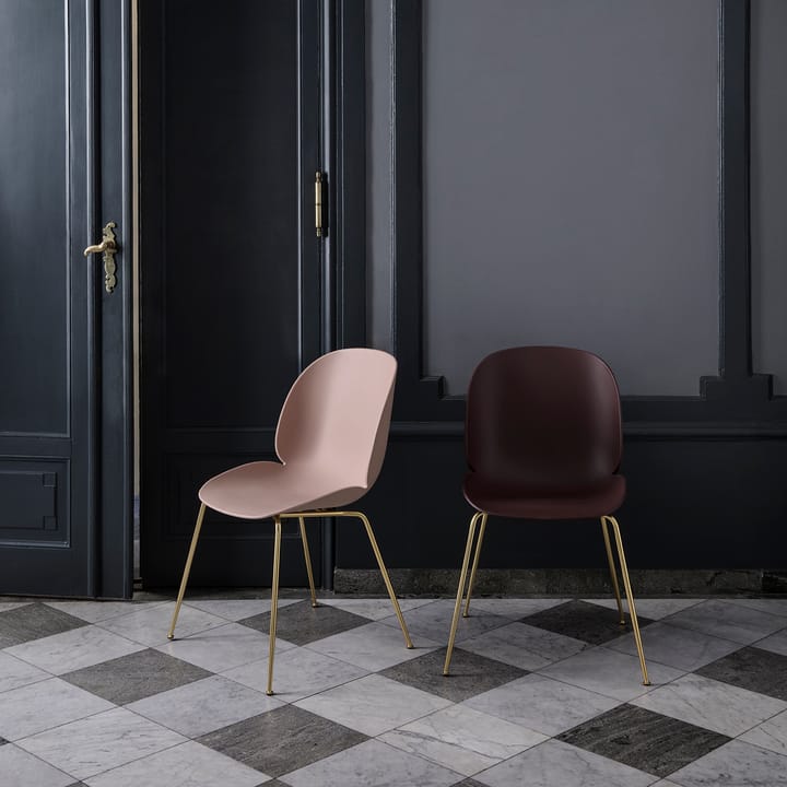 Beetle stol messingben 4-pak, Sweet Pink GUBI
