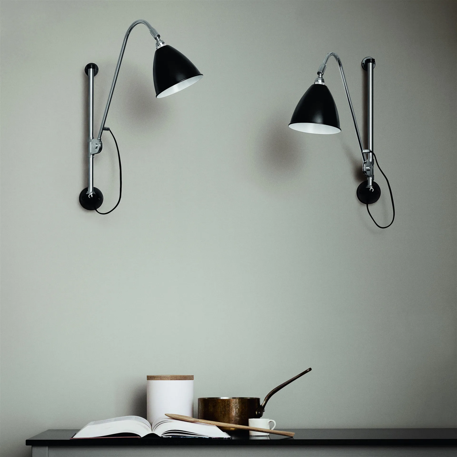 Bestlite BL5 væglampe, Sort-krom GUBI