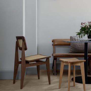 C-Chair stol - black stained oak, naturflettet sæde og ryg - GUBI