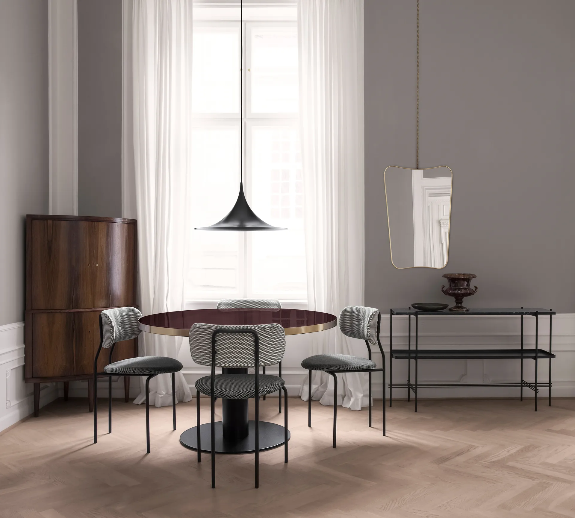 F.A.33 Rectangulaire spejl, 54 x 80 cm GUBI