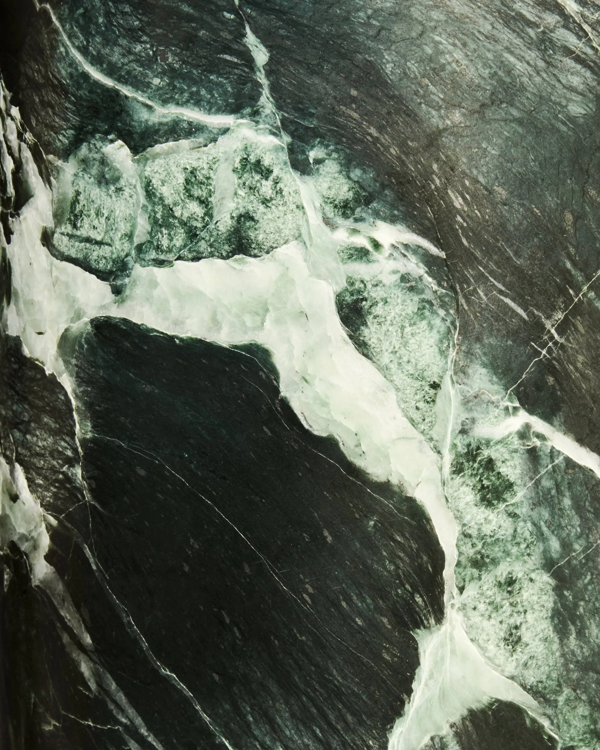 Gravity gulvlampe, Emerald marble-white GUBI
