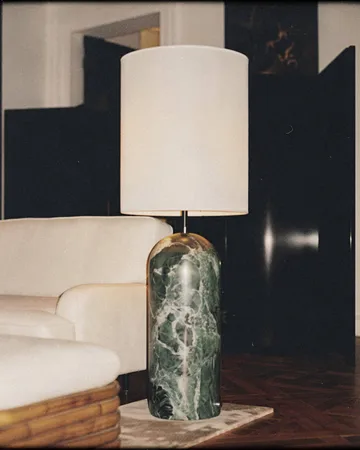 Gravity XL gulvlampe - Emerald marble-white - GUBI