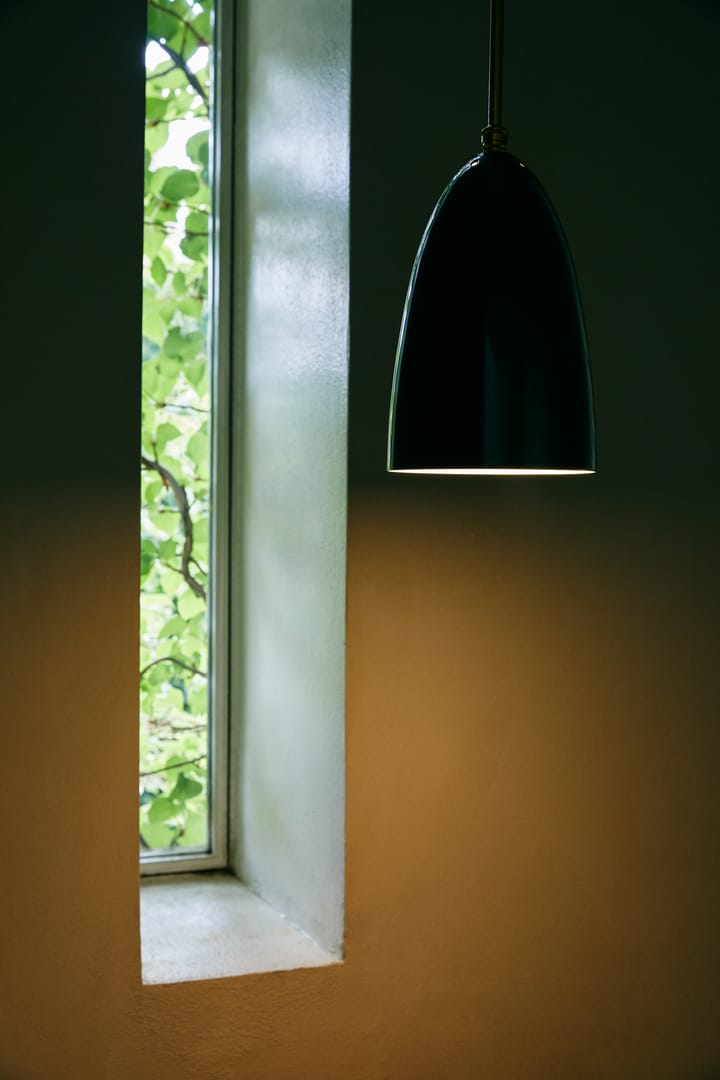Græshoppe loftslampe blank, Black/Brass GUBI