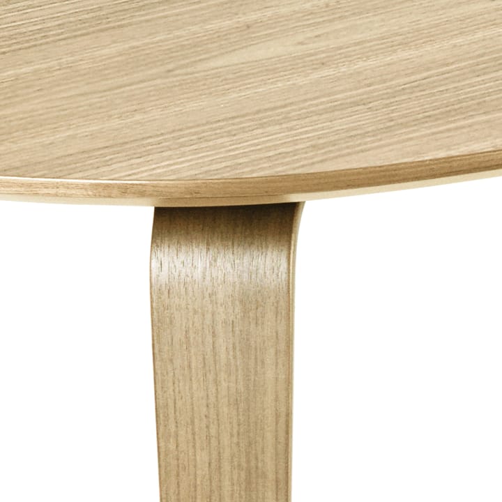 Gubi Elliptical spisebord, american walnut GUBI