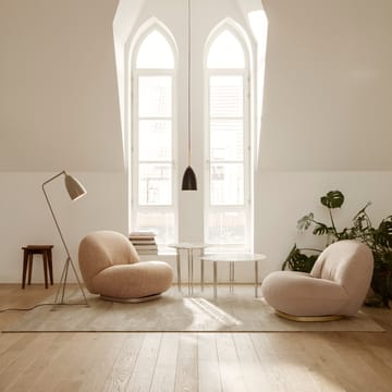 IOI sofabord - White carrara marble, Ø110, krom - GUBI