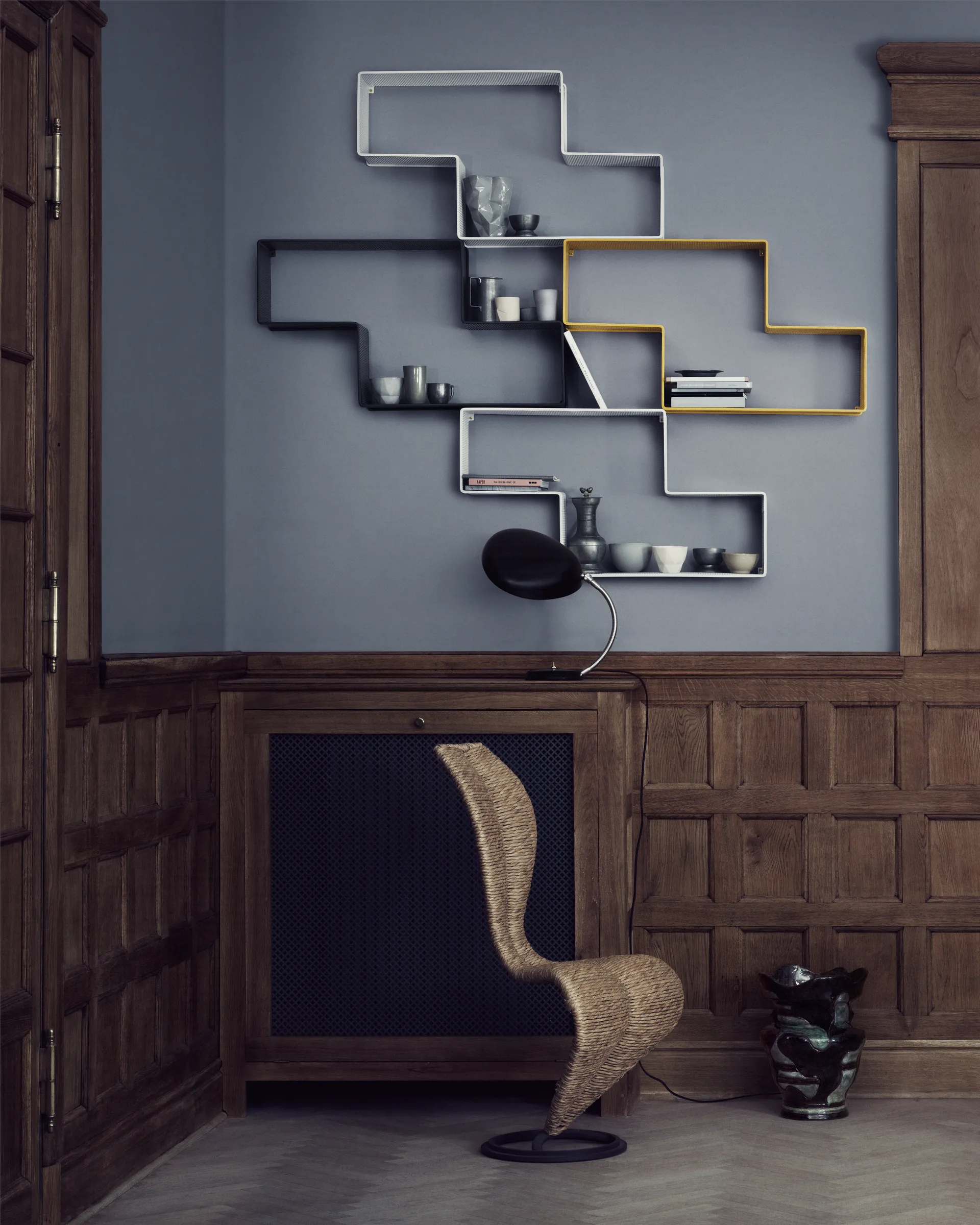 Matégot Dedal bogreol, Cream White Semi Matt GUBI