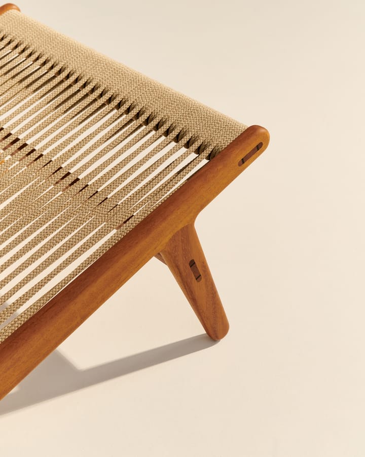 MR01 Initial outdoor lounge chair, Olieret irokotræ GUBI