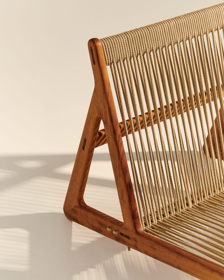 MR01 Initial outdoor lounge chair, Olieret irokotræ GUBI