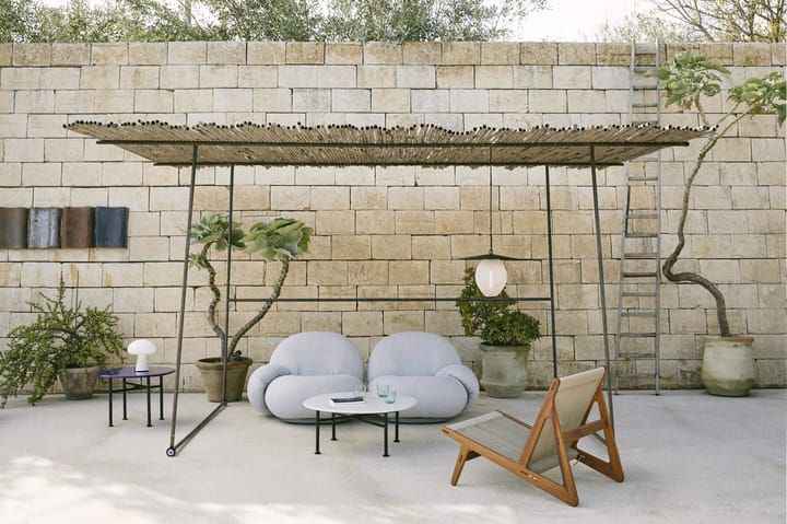 MR01 Initial outdoor lounge chair, Olieret irokotræ GUBI