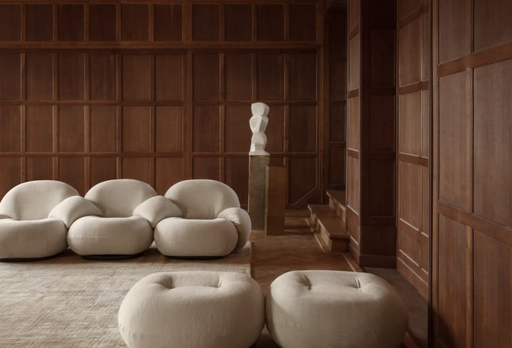 Pacha sofa 3-personers med armlæn, Karakorum 001-pearl gold GUBI