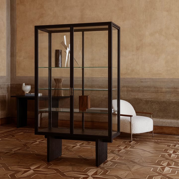 Private vitrineskab, glas, brun, sortbejdset eg GUBI