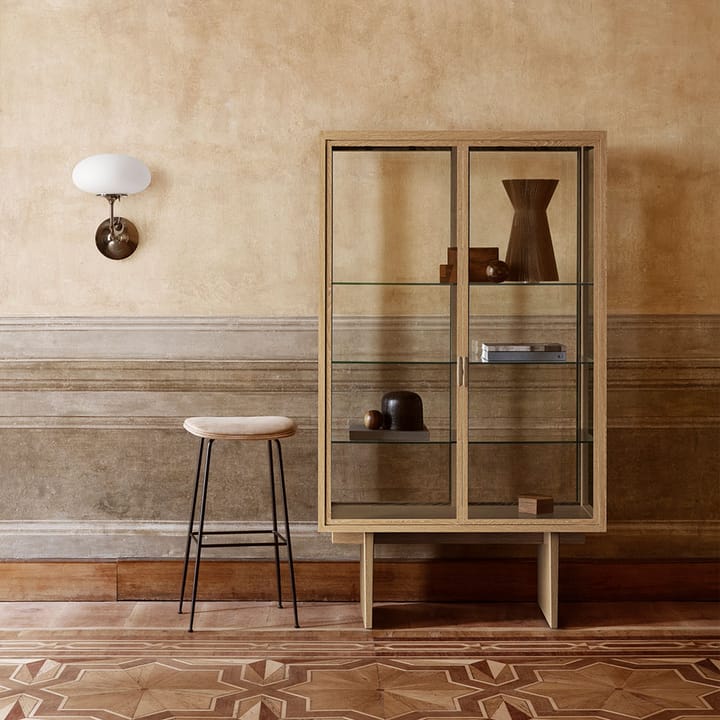 Private vitrineskab, glas, brun, sortbejdset eg GUBI