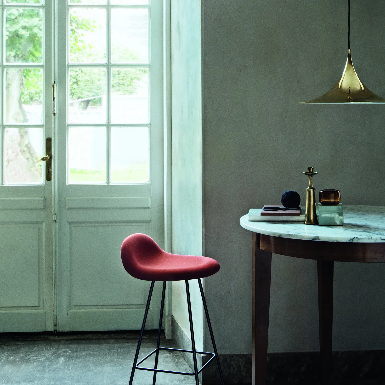 Semi lampe Ø 30 cm, Polished brass GUBI