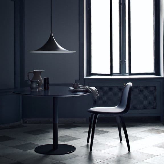 Semi lampe Ø 47 cm, Black semi matt GUBI