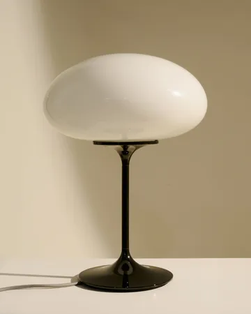 Stemlite bordlampe - Black chrome-opalglas, 42 cm - GUBI