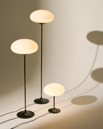 Stemlite gulvlampe - Pebble grey-opalglas, 150 cm - GUBI