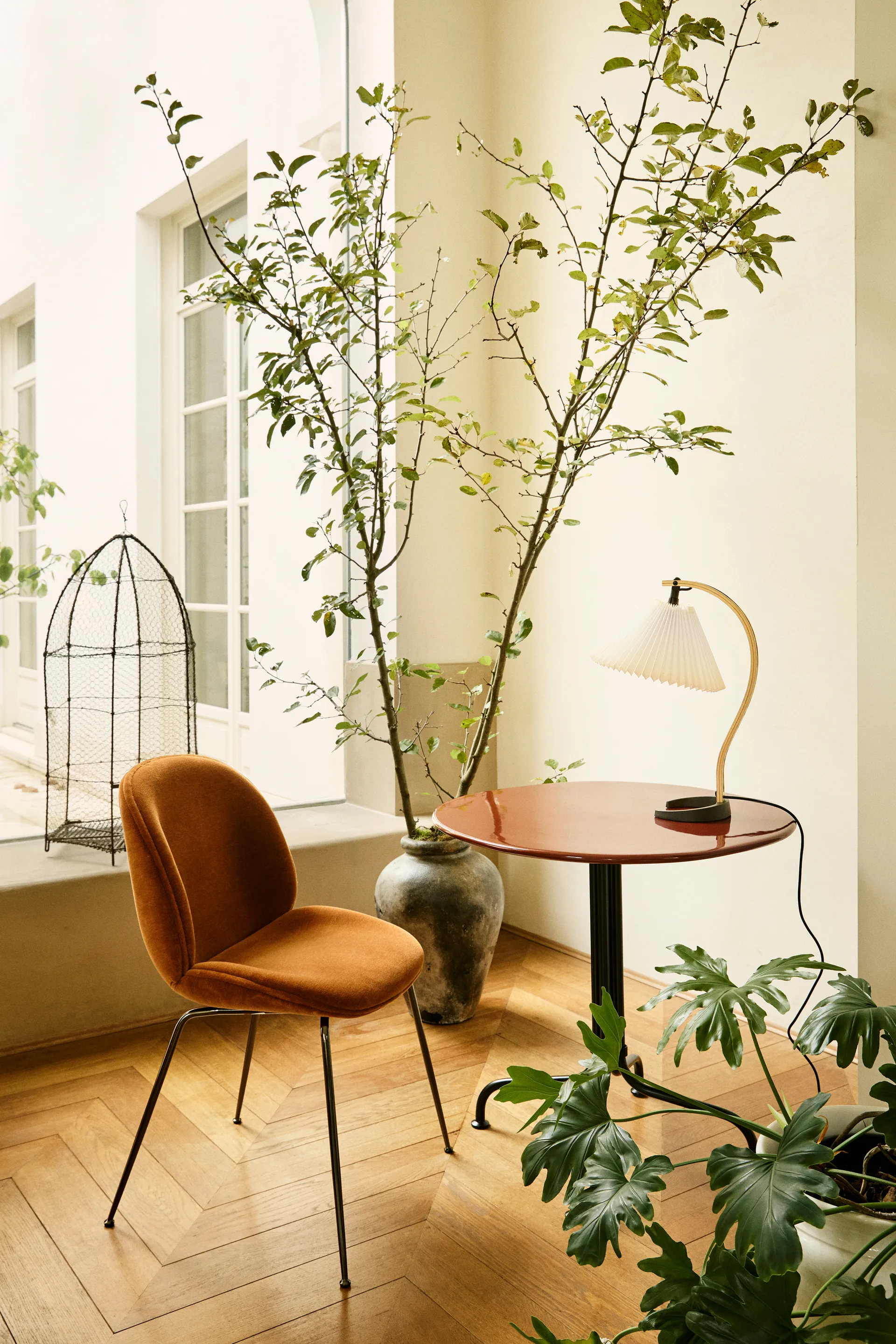 Timberline bordlampe, Oak-birch-white GUBI