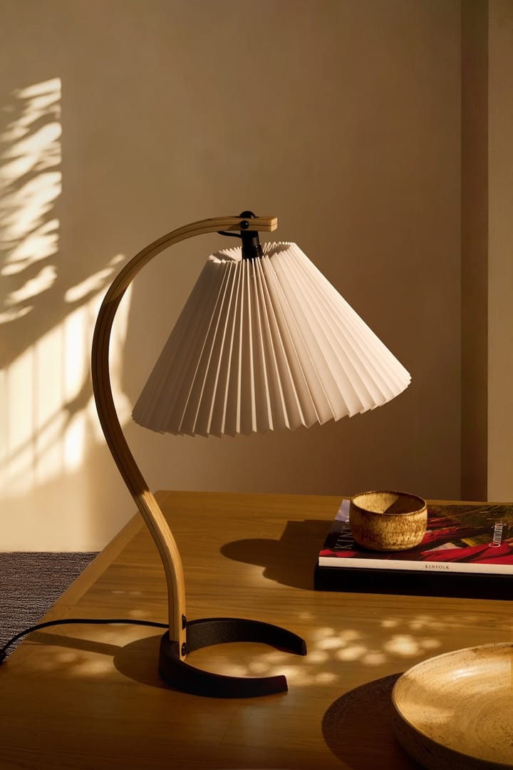 Timberline bordlampe, Oak-birch-white GUBI