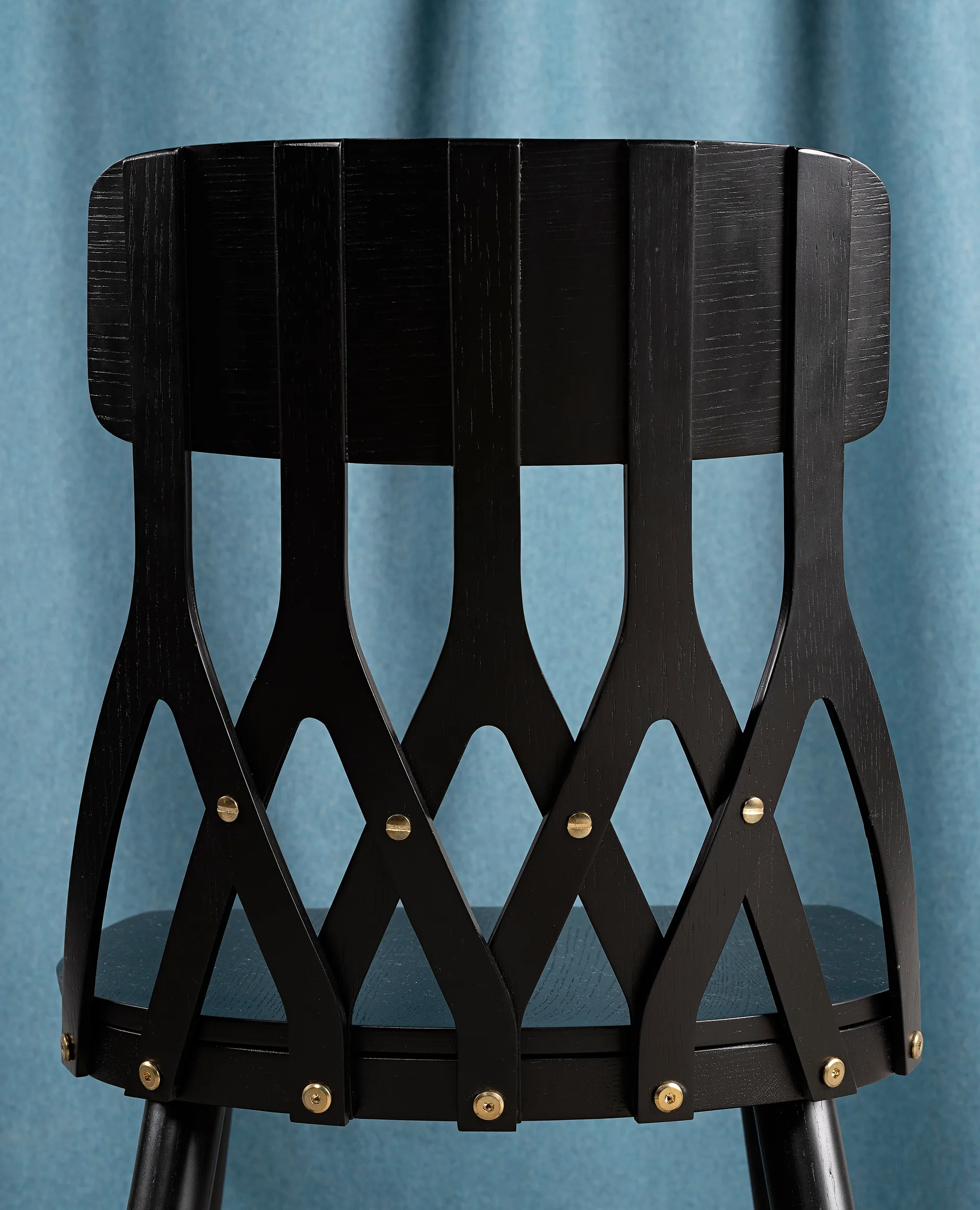 Y5 stol, Ask sort bejdset Hans K