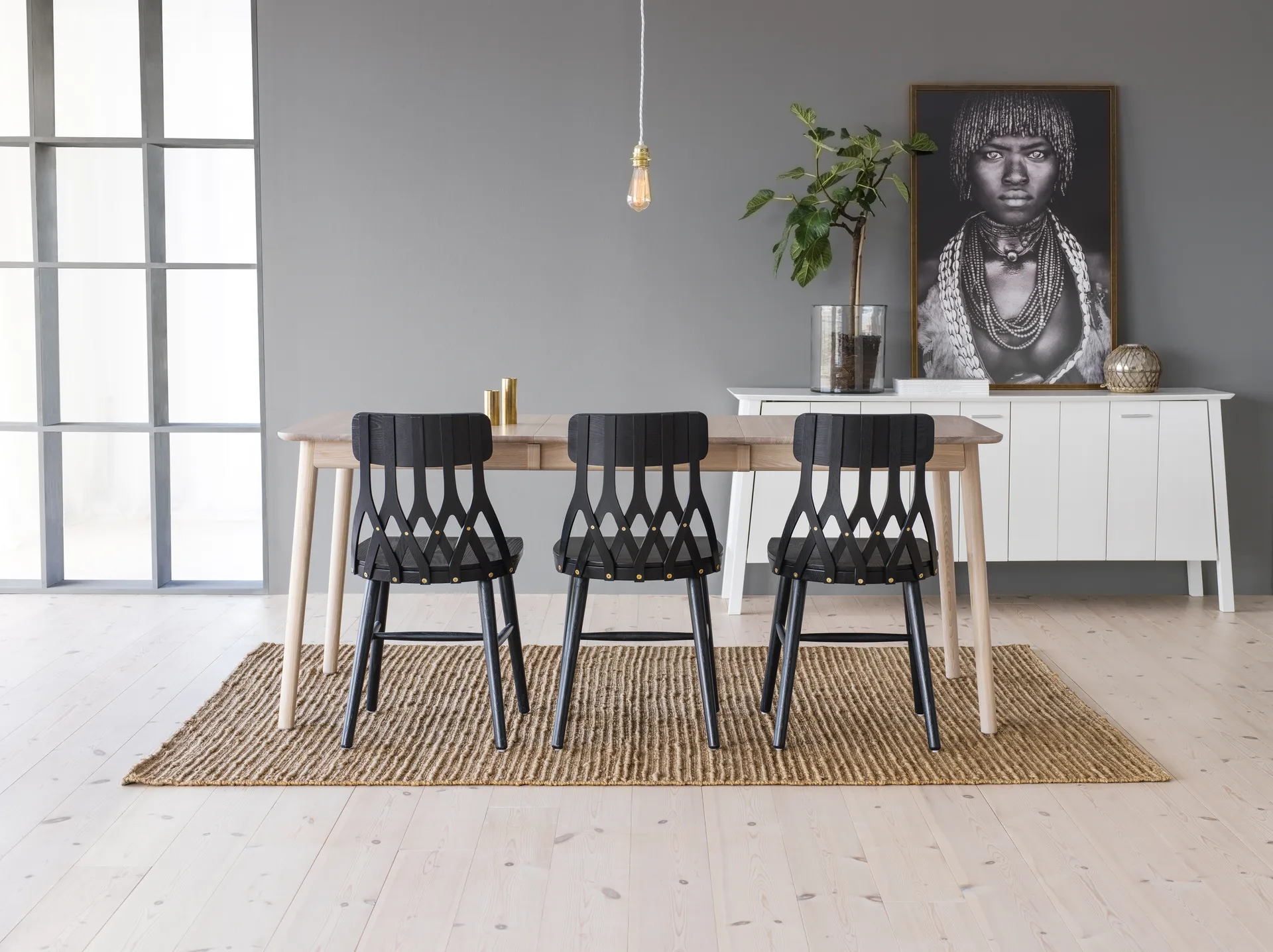 Y5 stol, Ask sort bejdset Hans K